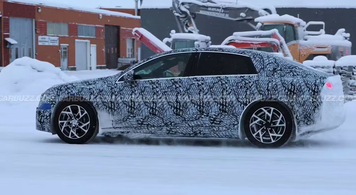 奔驰纯电路测图曝光 定名Electric C-Class 2026年登场搭800V系统